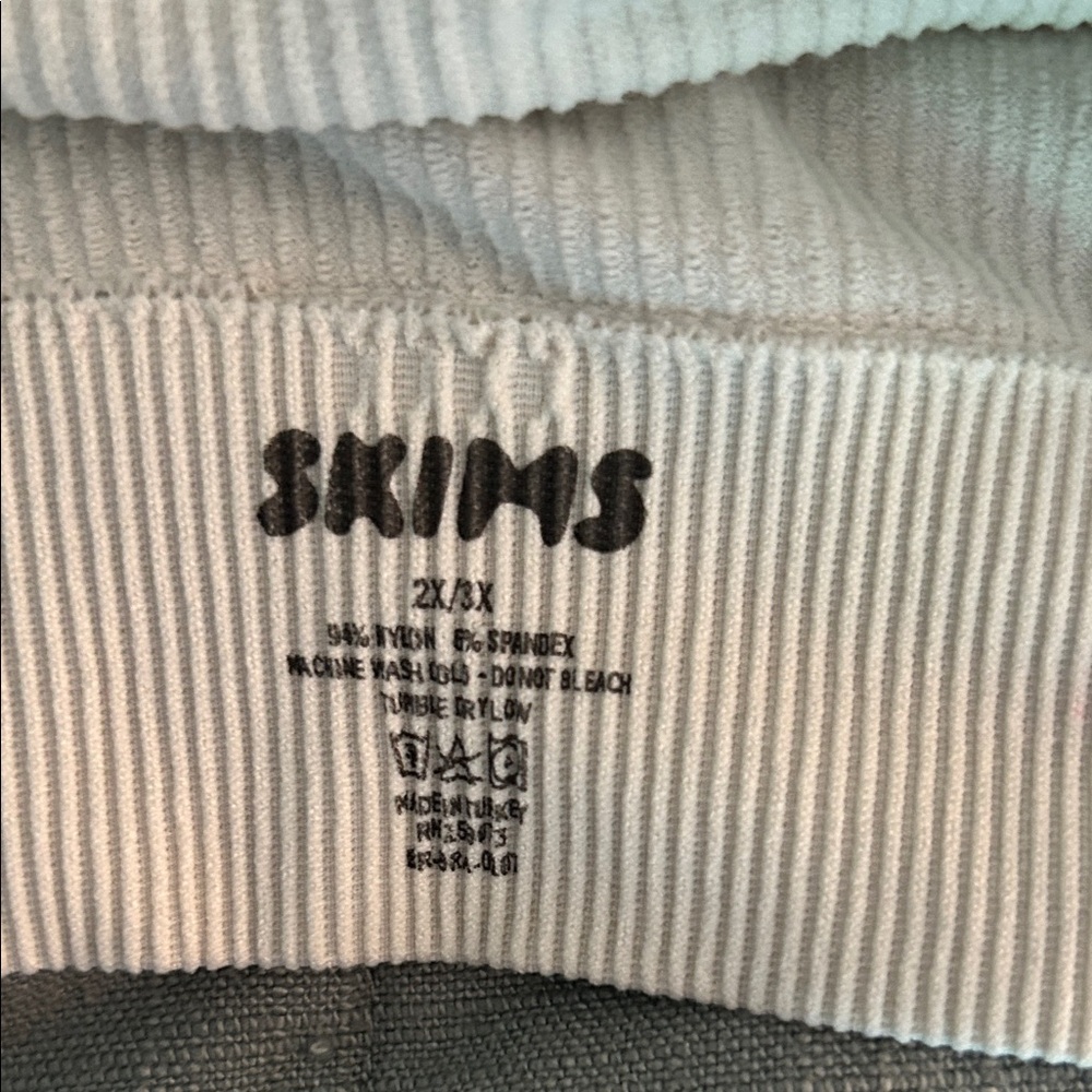 SKIMS Cream Ribbed Bra Top - Picture 2 of 3